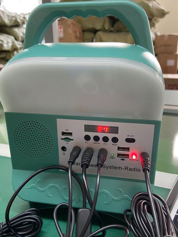 12W 태양광 패널 시스템 4 LED 전구 휴대용 태양광 발전 조명 시스템 키트