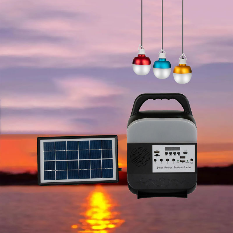 태양 전지판을 가진 그려진 광택이 없는 휴대용 태양 가정 조명 시스템 5W 3PCS LED 전구