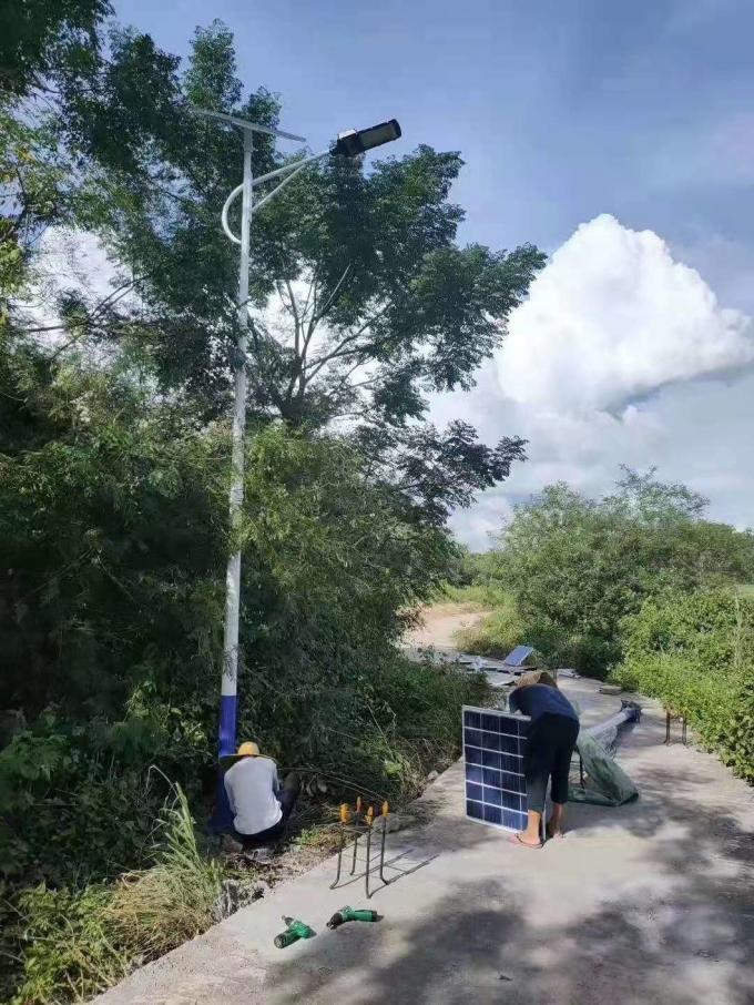 2개의 태양 거리에서 모두는 60W 100W 300W 500W 태양 주도하는 도로 조명을 밝힙니다